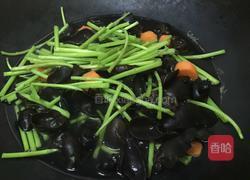 素炒泥蒿木耳的做法图解3