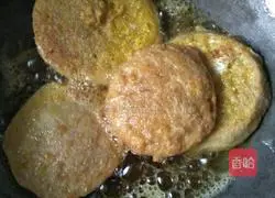 Illustration of how to make egg-flavored steamed bun slices 10