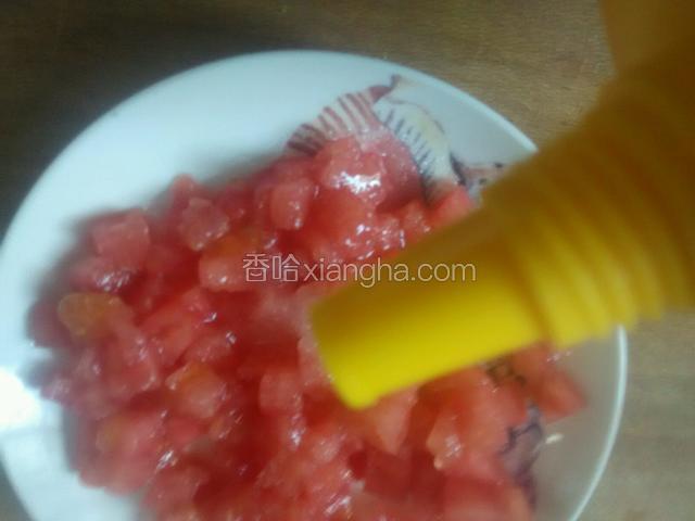 再淋入大约一勺蜂蜜