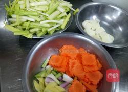 韭黄骨香鸡（粤菜)的做法图解5