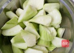 丝瓜肉片汤的做法图解2