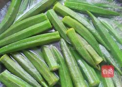 秋葵炒肉的做法图解2