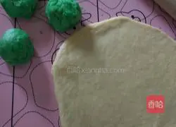 Milk-flavored two-color bread recipe 6