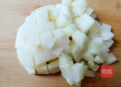 土豆腊肠焖饭的做法图解3