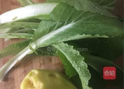 小白菜炖土豆的做法图解1