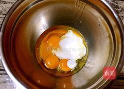 酸奶蛋糕卷的做法图解3