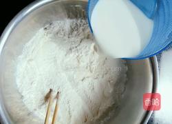 芝士培根披萨的做法图解3