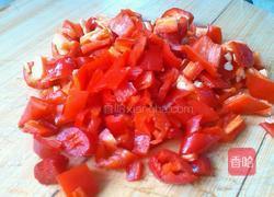 酸辣鸡丁的做法图解2