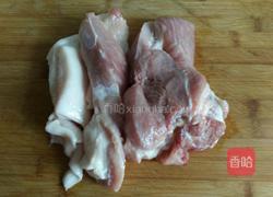 红烧狮子头的做法图解1