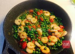 虾仁烩豌豆的做法图解11