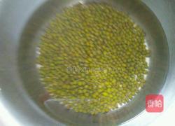 绿豆粥的做法图解1