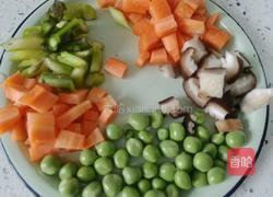 瑰丽炒饭的做法图解1