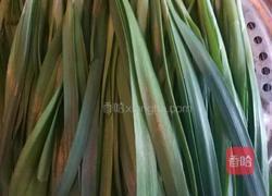 韭菜鸡蛋包子的做法图解1