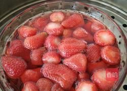 草莓罐头的做法图解3