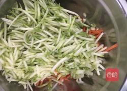 西葫芦鸡蛋饼的做法图解3
