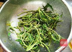 香椿炒鸡蛋的做法图解2