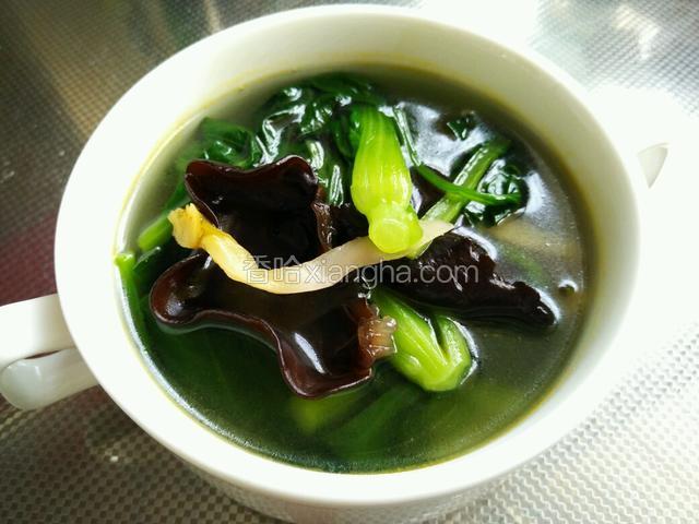 榨菜木耳青菜汤