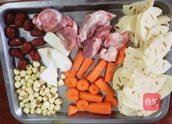 养生莲藕汤的做法图解1