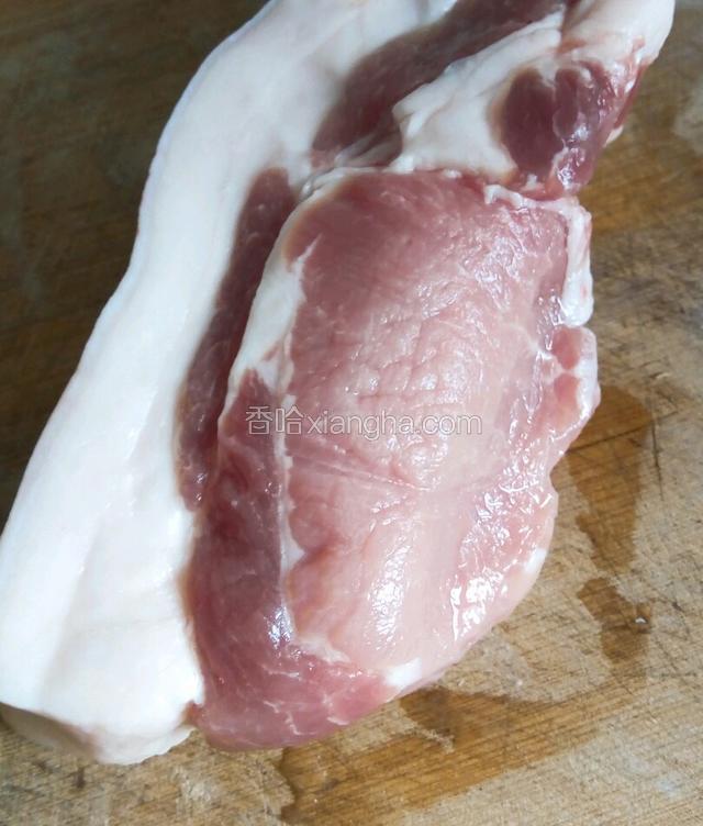 选猪腰排肉较精部分(此肉质细嫩，口感不柴)