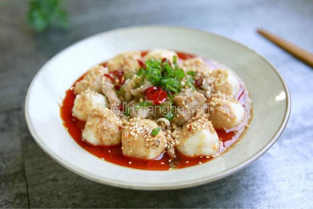 7、	鲜甜的墨鱼味重又夹着香浓香辣的味道，赶紧来一颗，整个人都精神啦~(～￣▽￣)～