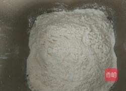 椰蓉面包的做法图解2
