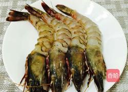 香煎美极斑节虾的做法图解2