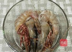 香煎美极斑节虾的做法图解3