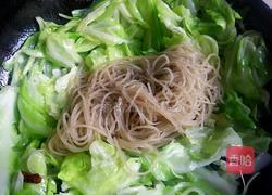 手撕包菜炒粉条的做法图解7