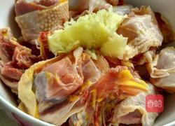 椰子鸡汤的做法图解1