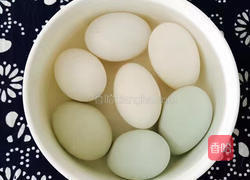 轻松简单腌咸鸭蛋的做法图解3