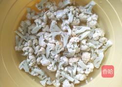 清炒花菜的做法图解1