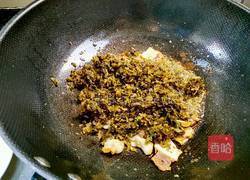 腊肉腌菜炒香椿的做法图解6
