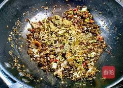 腊肉腌菜炒香椿的做法图解8