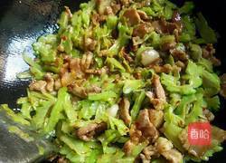 苦瓜炒家常肉的做法图解9