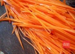 胡萝卜炒粉丝的做法图解2