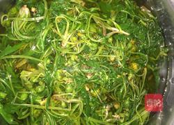 凉拌蒲公英的做法图解2