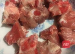 山药红萝卜排骨汤的做法图解1