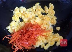 胡萝卜炒鸡蛋的做法图解4