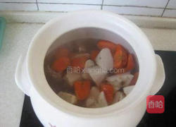 山药红萝卜排骨汤的做法图解4