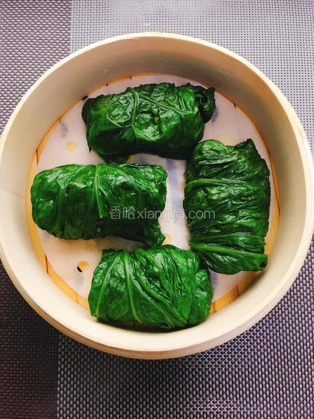 卷好后放入蒸锅