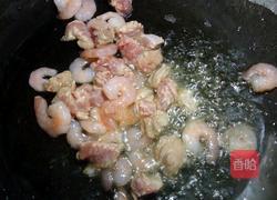 紫米虾仁炒菠萝饭的做法图解4