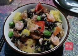 紫米虾仁炒菠萝饭的做法图解12