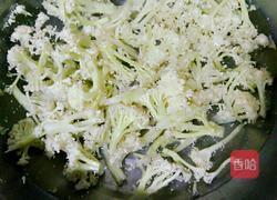 火腿炒西兰花的做法图解1