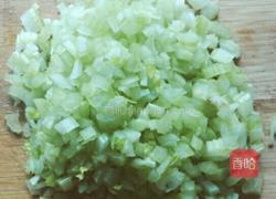 西芹炒鸡蛋的做法图解3