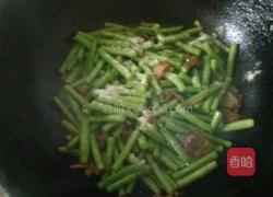 腊肉炒豇豆的做法图解7