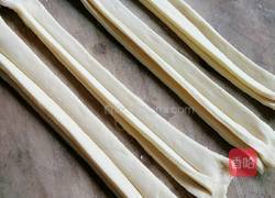 油条的做法图解7