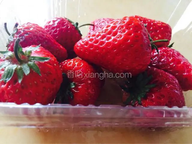 准备草莓