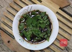 槐花猪肉馅三角煎饺的做法图解6