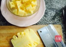 菠萝为什么要用盐水腌一下 MjUwX2MyOjEvM15yYjI6MS84XzE4MA