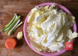 馄饨的包法的做法图解1